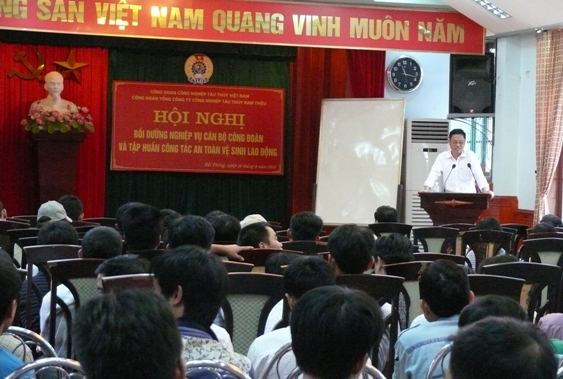 Tập huấn nghiệp vụ cho cán bộ công đoàn năm 2014 